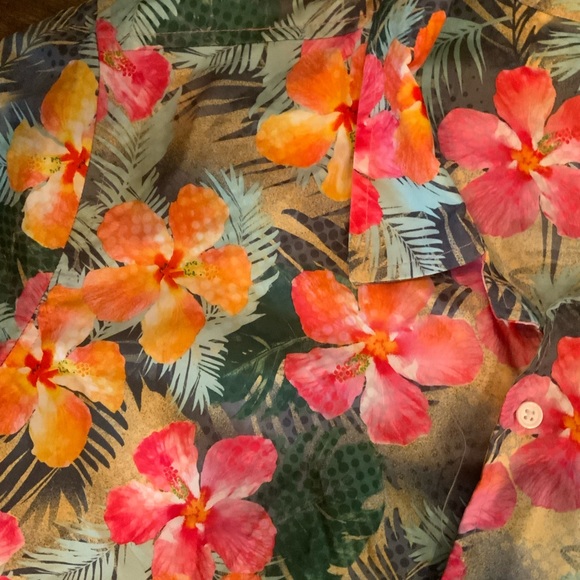 Polyester tropical short sleeve button down. Size S/M - Picture 2 of 4